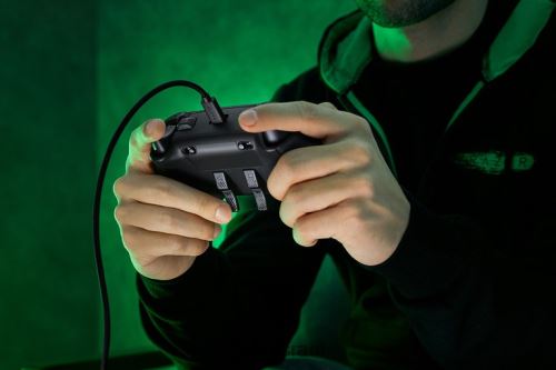 Razer wolverine v2 chroma VZ2D4V160 לְנַחֵם שָׁחוֹר